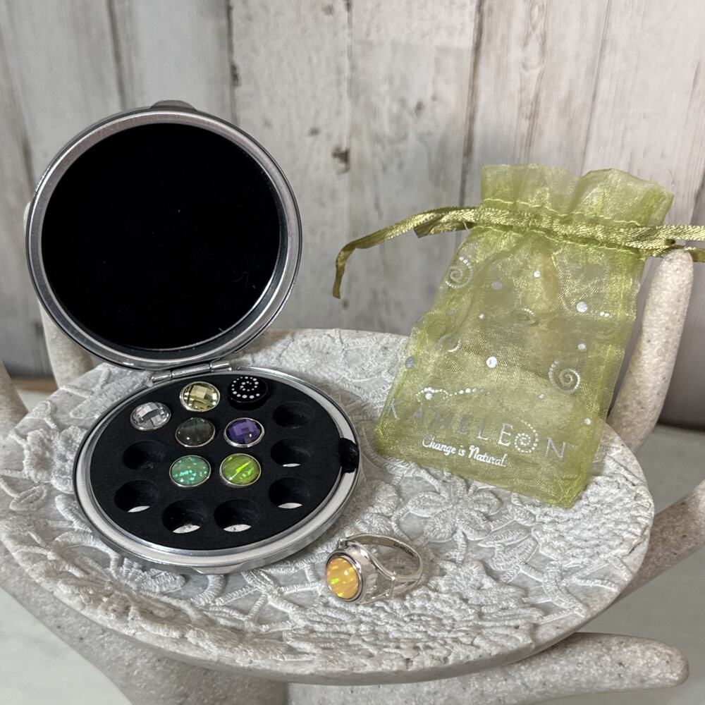 Kameleon Jewel Pop Ring With Case And Extra Jewels